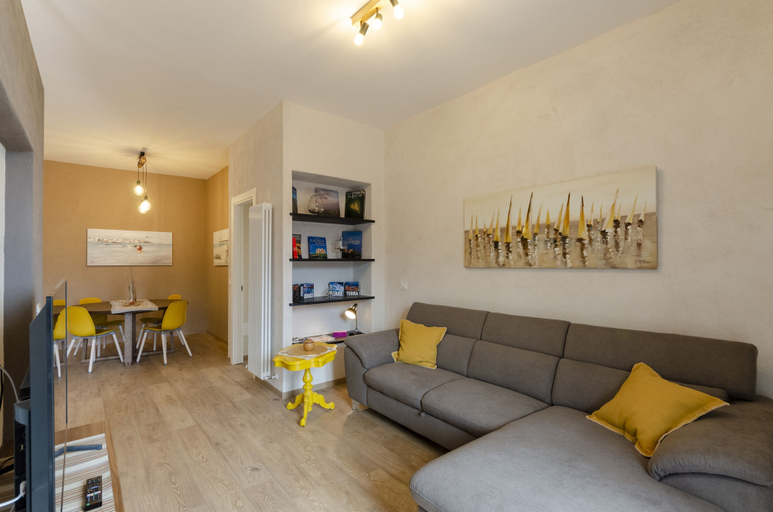 Living area 5, JOIVY Chic Chiavari Apt With 2 Spacious Terraces, Genova