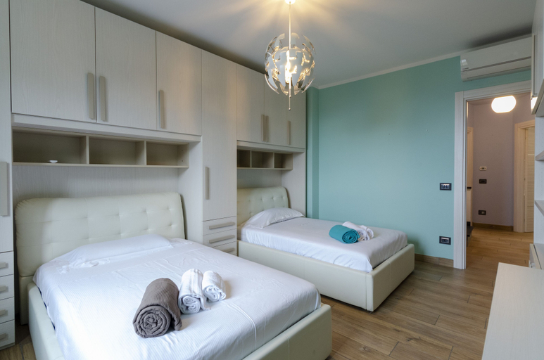 Room 5, JOIVY Splendid Flat W/Terrace & Magnificent View, Genova