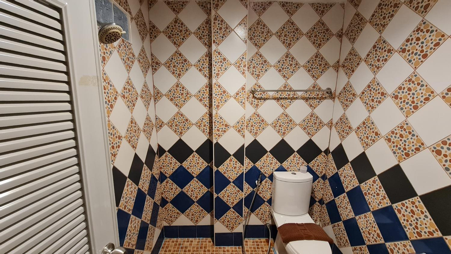 Bathroom 25