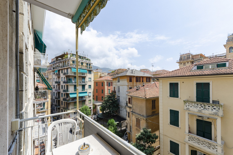 Balcony view, JOIVY Lovely Flat W/Balcony, Genova