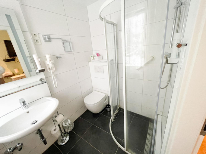 Bathroom 7