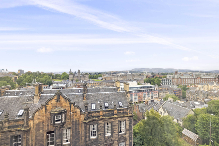 Exterior & Views 2, JOIVY Charming 2-Bed Flat Near Edinburgh Castle, Edinburgh