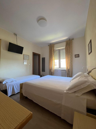 Bedroom 2, Albergo AQUILA, Verona