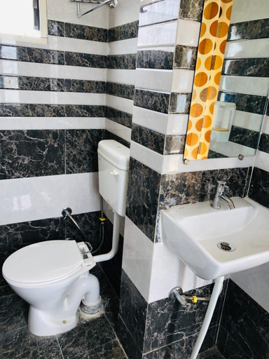Bathroom, Peacock Guest House - Lake View Hotel In Udaipur, Udaipur