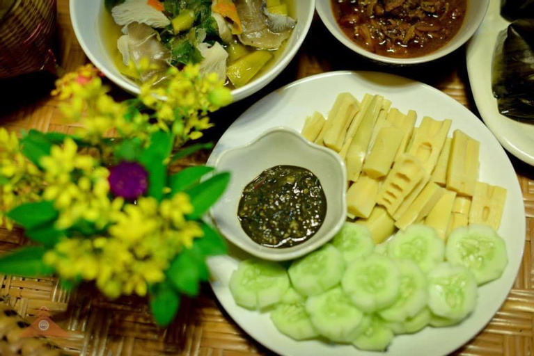 Food & Drinks 3, Huean Chaemrath, Mae Chaem