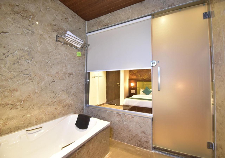 Bathroom 4, Hotel Candor Amigo, Thane