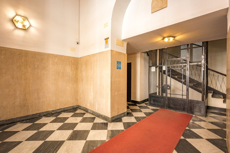 Property entrance 5, JOIVY Penthouse Flat W/Terrace, Genova