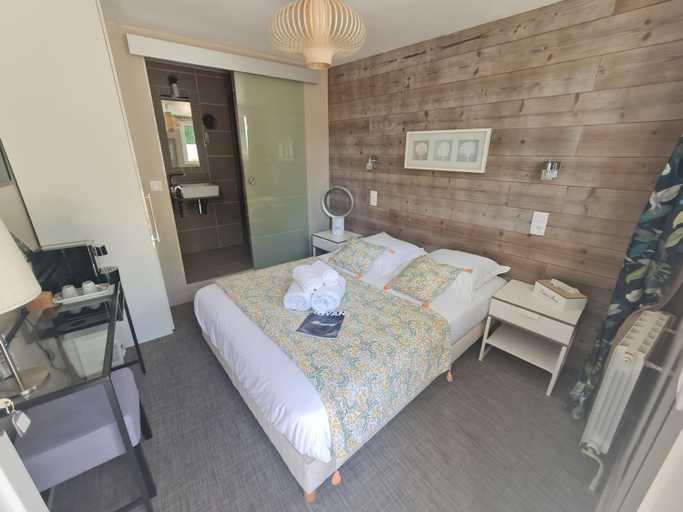 Bedroom 2, Hotel Le Sens, Charente-Maritime