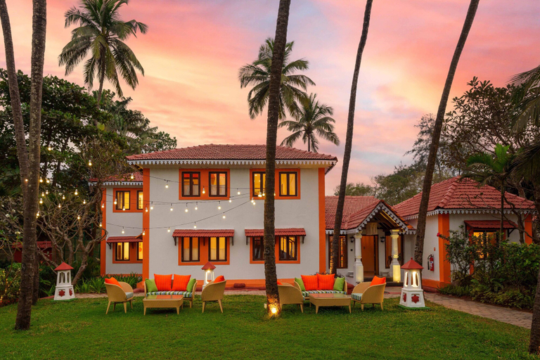 Exterior & Views