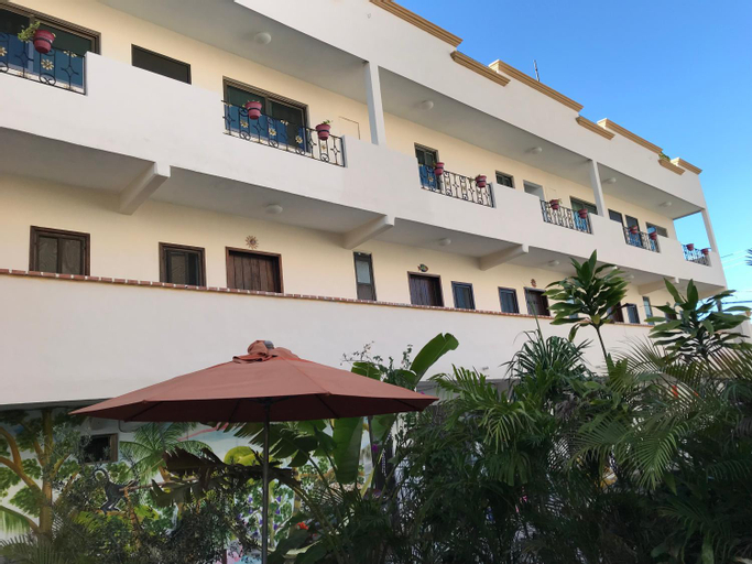 Exterior 9
