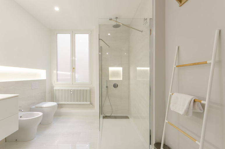 Bathroom 4, JOIVY Elegant flat near Spianata Castelletto, Genova
