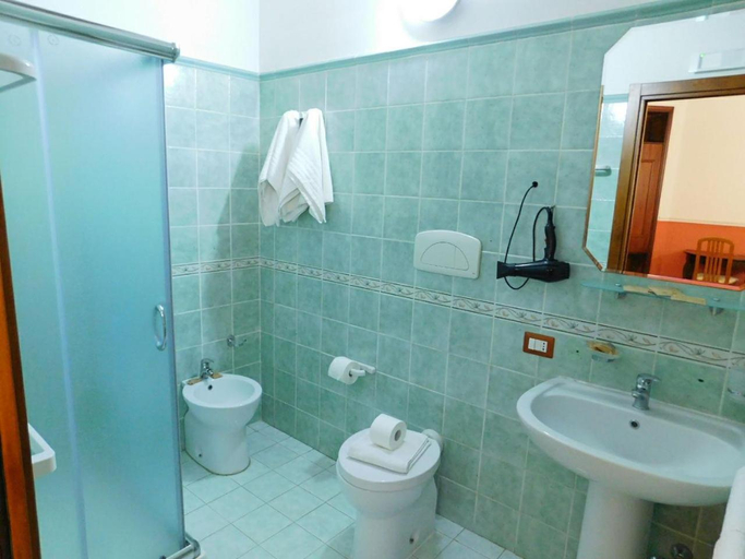 Bathroom 2, B&B Antica Dimora, Messina