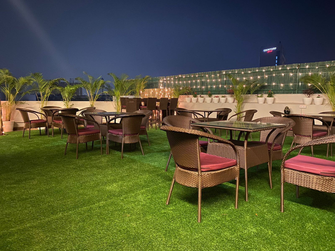 Food & Drinks 5, Saltstayz Select - Huda City Center, Gurgaon
