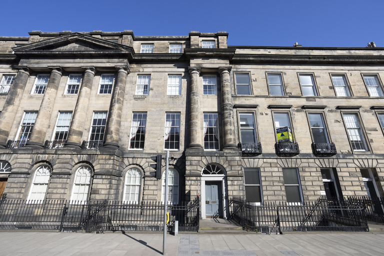 Exterior & Views 2, JOIVY Splendid 2-Br Apartment In New Town, Edinburgh
