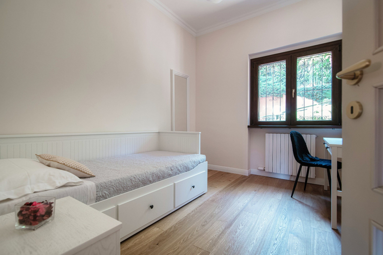 Bedroom 2, JOIVY Villa Sofia, Como