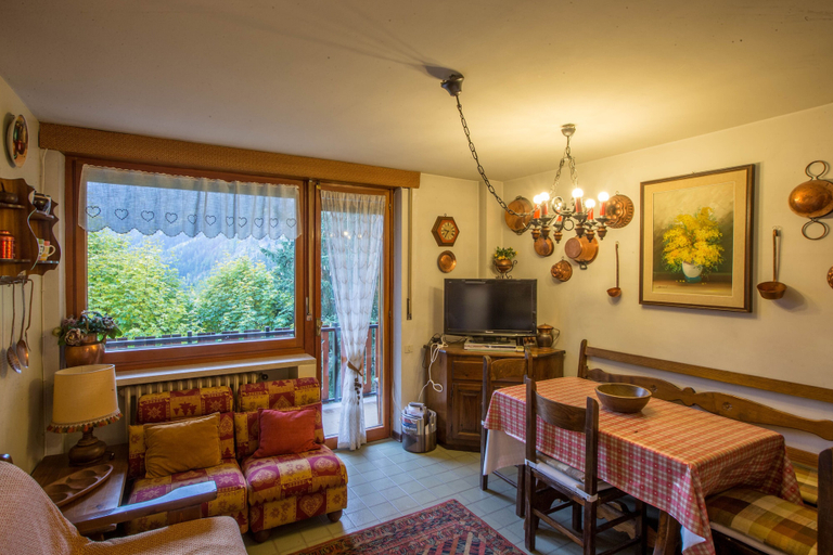 Living area 3, JOIVY Apt For 7 With Terrace And Exceptional Location, Aosta