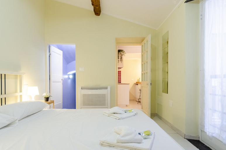 Room 5, JOIVY Cosy Flat In The Centre, Genova