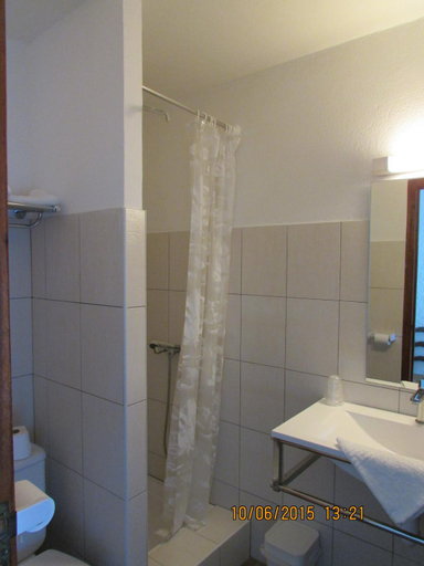 Bathroom 4, Hotel Costa Verde, Haute-Corse