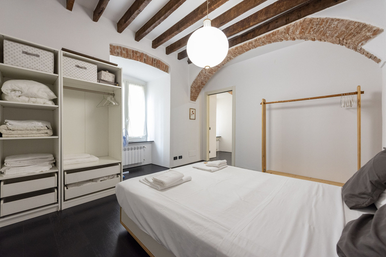 Bedroom 2, JOIVY Flat In Perfect Centre, Genova