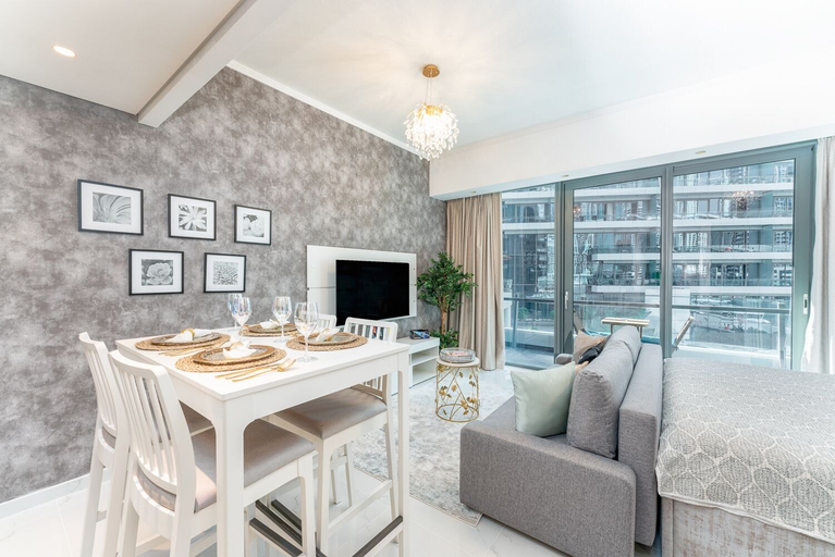 Room 3, Lux Holiday Home Dubai Silverene Studios, Dubai