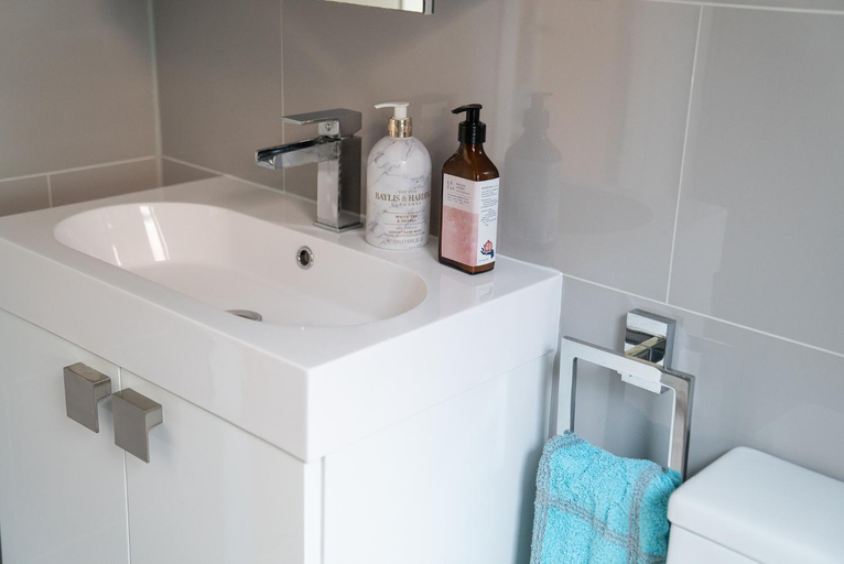 Bathroom 2, The Cedars, Surrey