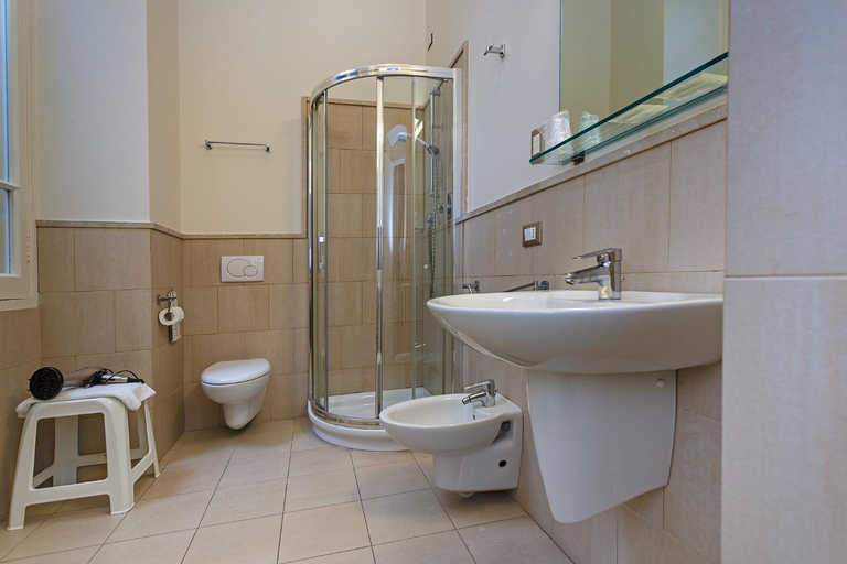 Bathroom 14