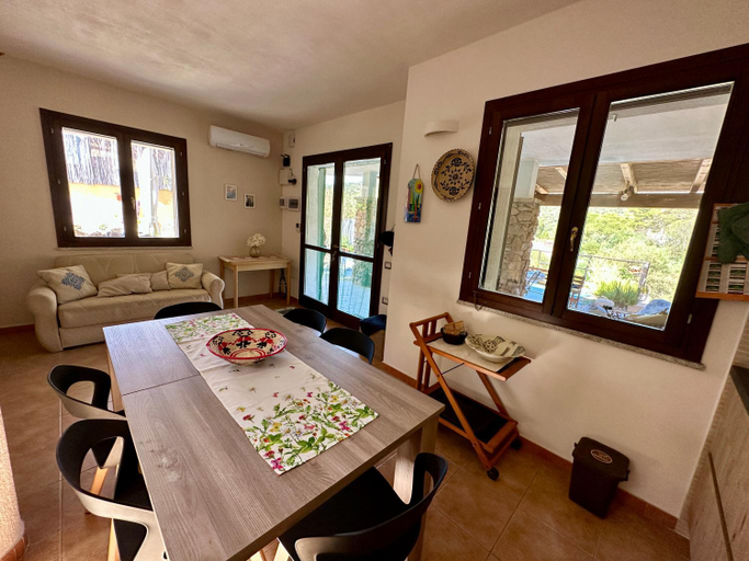 Food & Drinks, Villa Lotty a 5 minuti a piedi dal mare, Cagliari