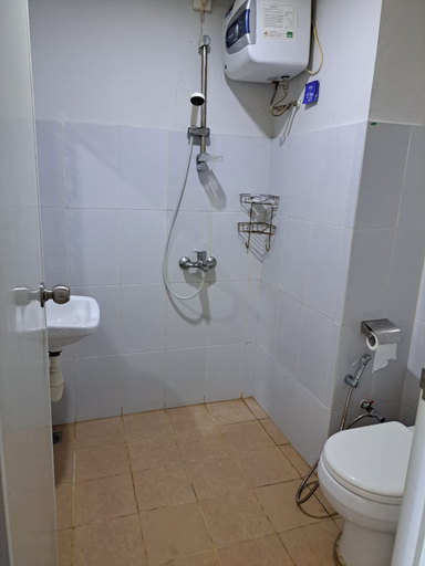 Bathroom, Studio Apartment Nagoya Mansion By Lily, Batam