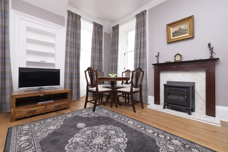 Others 5, JOIVY Charming 2-Bed Flat Near Edinburgh Castle, Edinburgh