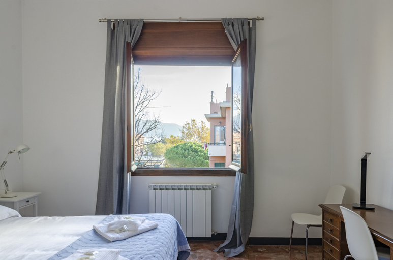Bedroom 3, JOIVY Apt For 7 Perfect For Families Close To Beaches, Genova