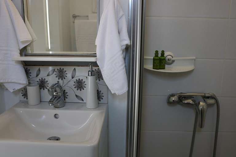 Bathroom 2, Avra Pahainas, South Aegean