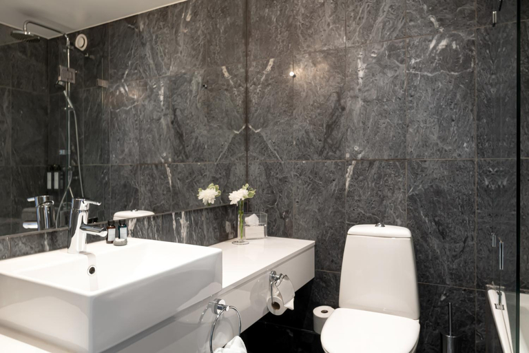 Bathroom 3, Elite Plaza Ornskoldsvik, Örnsköldsvik