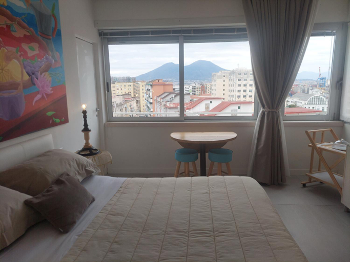 Others 5, Donna Lucia b&b, Napoli
