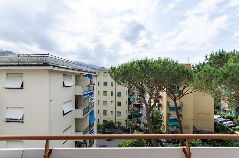 Exterior & Views 2, JOIVY Apartment Apollo, Genova