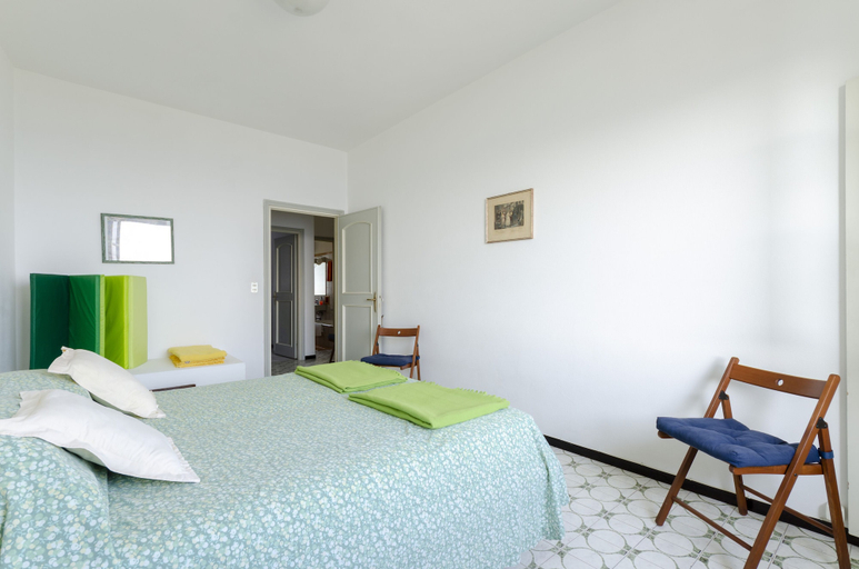 Bedroom 3, JOIVY Spectacular Sea View Apt For 5 W/Terrace, Genova