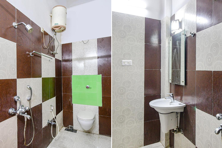Bathroom 4, FabHotel Prime Rockstar Suites - Nr. Park Circus 7 Point, Kolkata