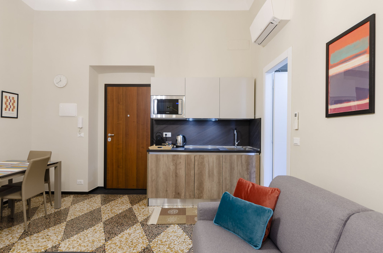 Living area 2, JOIVY Modern Flat In The Perfect Centre Of Genoa, Genova