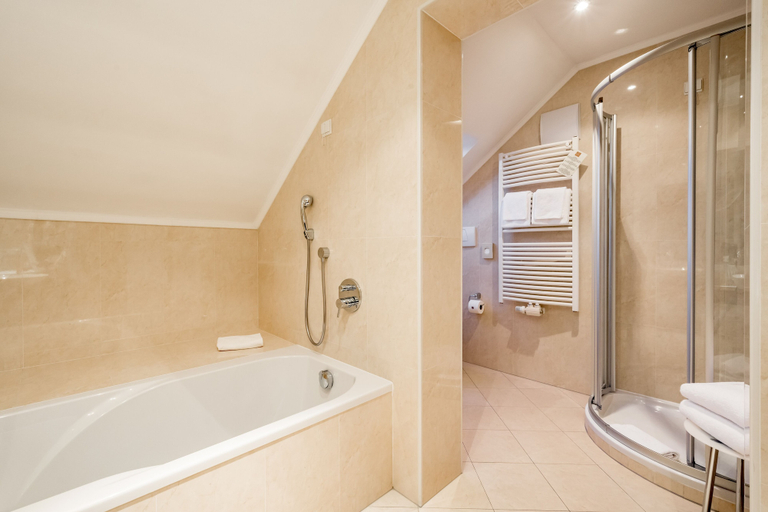 Bathroom 5, Royal Hotel Hinterhuber, Bolzano