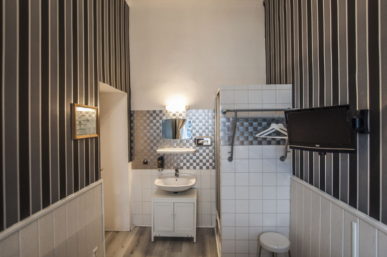 Bathroom 3, Urban Boutique Hotel, Wien
