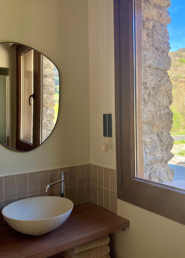 Bathroom 3, Les Nous Hotel, Lleida