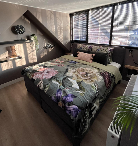 Others 5, B&B 'Op Eemdijk', Eemnes