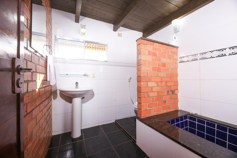 Bathroom 7