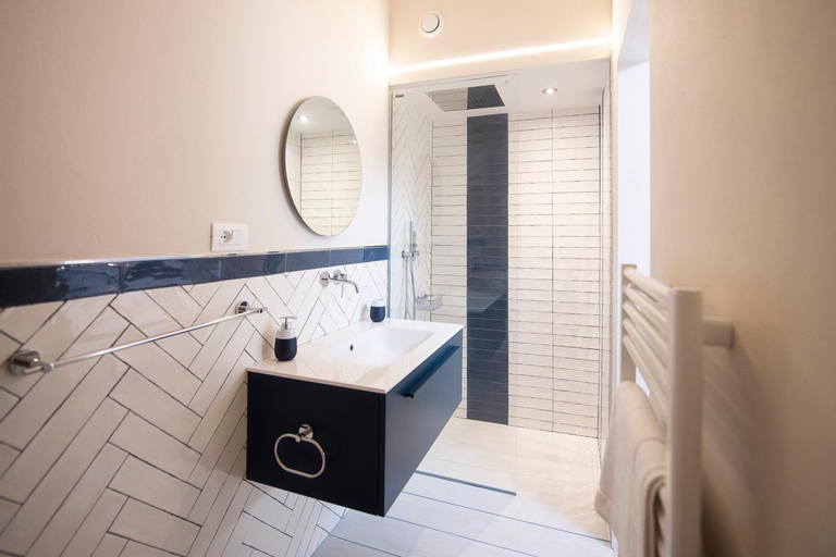 Bathroom 7