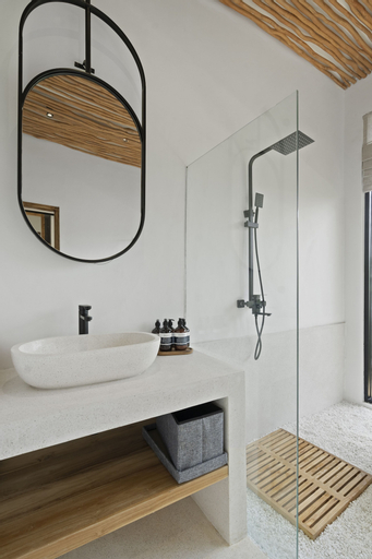 Bathroom 11