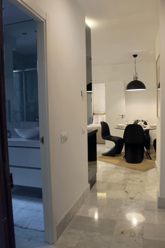 Others 4, Apartamento Embajadores -No Ascensor-, Madrid