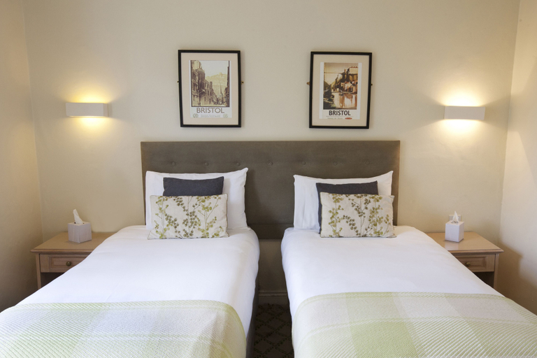 Bedroom 3, Victoria Square Hotel, Bristol
