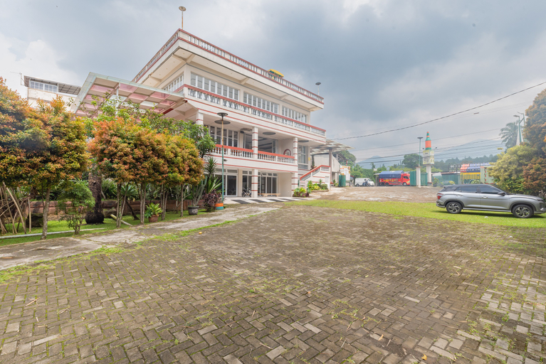 Exterior & Views, Urbanview Resort Botol Cisarua Puncak Bogor, Bogor