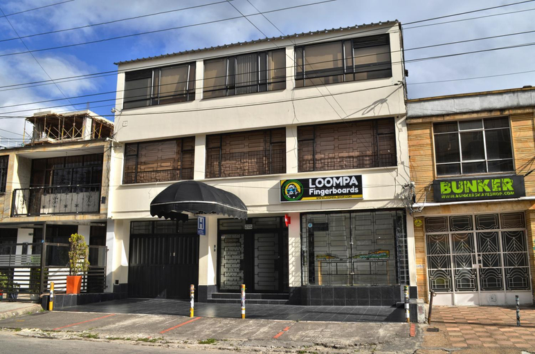 Exterior & Views