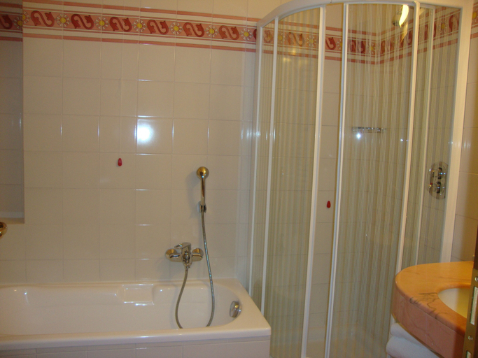 Bathroom 5, Hotel Miramonti, Forli' - Cesena