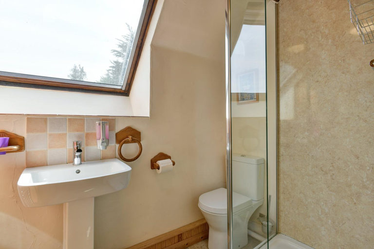 Bathroom 5, Duddings Country Cottages, Somerset